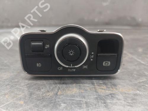 Used Switch Switch MERCEDES-BENZ GLA (H247) GLA 200 d (247.712) (150 hp) 34152570 34152570