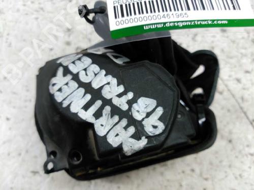 Used Rear right seatbelt PEUGEOT PARTNER MPV (5_, G_) 1.9 D (68 hp) 24679261