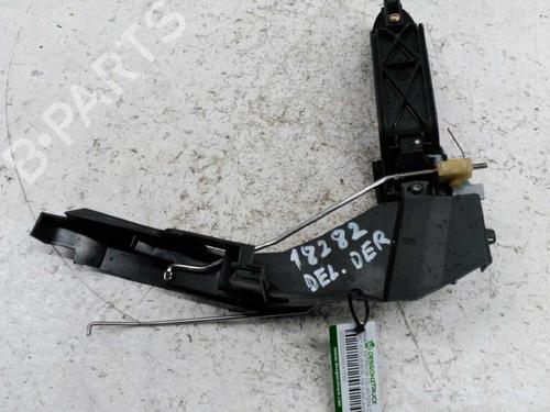 Używane Klamka zewnętrzna drzwi przednich prawych FORD FOCUS I (DAW, DBW) [1998-2009]  21446392