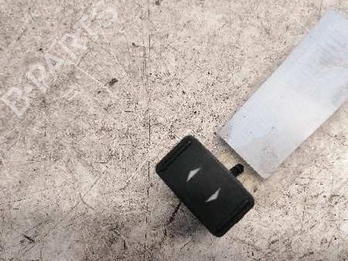 Interrupteur de vitre avant droite FORD FOCUS II (DA_, HCP, DP) 1.6 TDCi (109 hp) 21482472