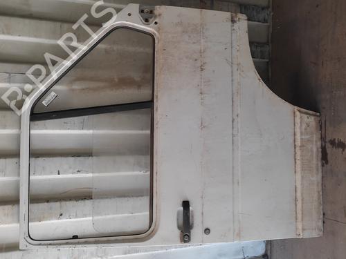 Used Right front door RENAULT TRAFIC Van (T_, P_, V_) 2.1 D (64 hp) 24678237