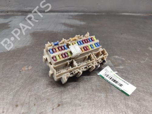 Used Fuse box Fuse box 39227764 39227764