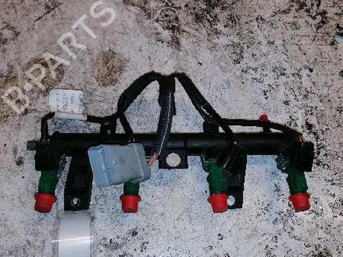 Used Injection rail CITROËN XSARA PICASSO (N68) 2.0 HDi (90 hp) 21478274
