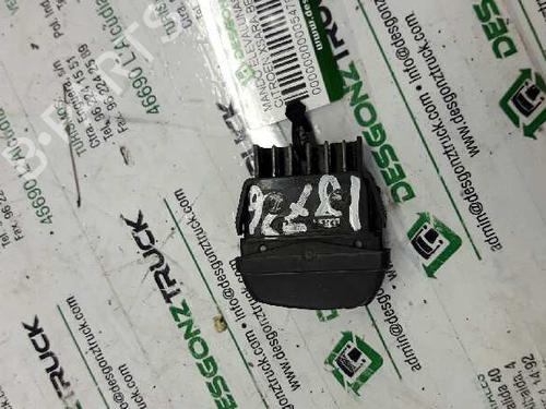 Used Right rear window switch CITROËN XSARA (N1) 1.9 TD (90 hp) 21447493