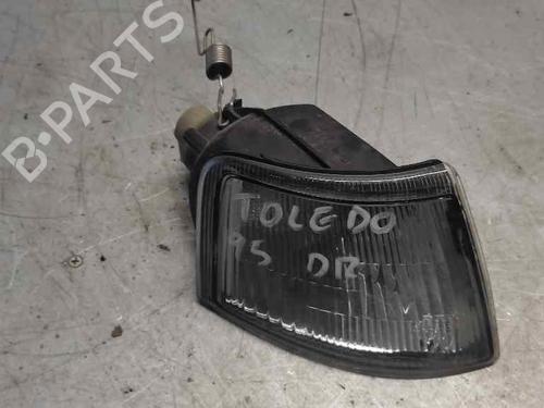 Used Right front indicator SEAT TOLEDO I (1L2) 1.9 TDI (110 hp) 21400098