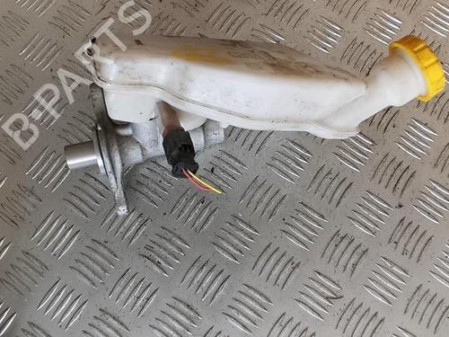 Used Brake master cylinder PEUGEOT 208 I (CA_, CC_) 1.0 VTi (68 hp) 21348315