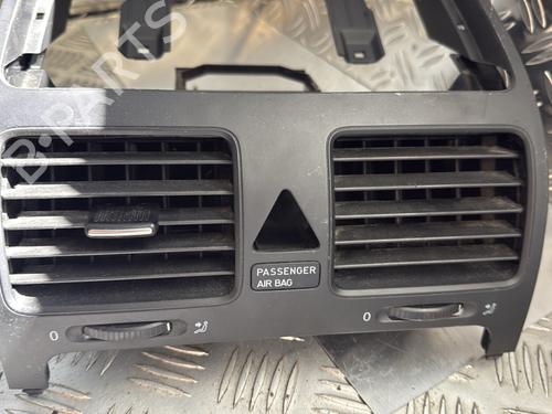 Grille d'aération VW GOLF V (1K1) 1.9 TDI (90 hp) 28100516