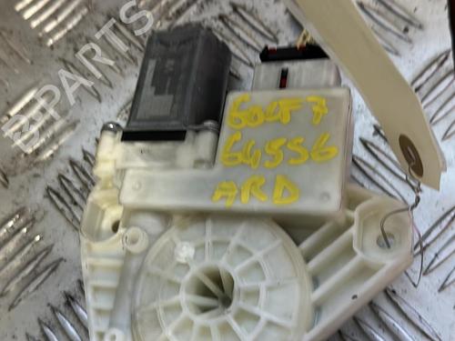 Used Right rear window motor VW GOLF VII (5G1, BQ1, BE1, BE2) 1.6 TDI (105 hp) 21356834