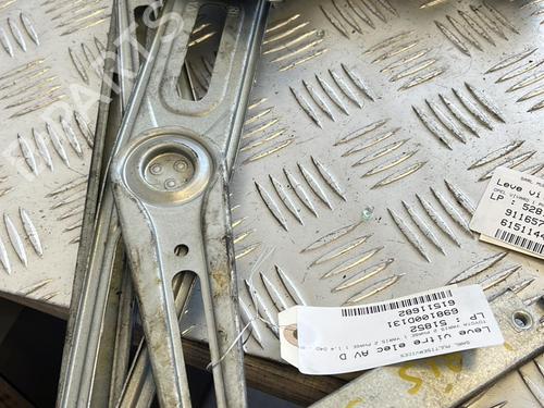 Used Front right window mechanism TOYOTA YARIS (_P9_) 1.4 D-4D (NLP90_, NLP90R) (90 hp) 21354177