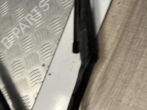 Used Front windshield wiper arm BMW 3 Touring (E91) 330 d (231 hp) 21347181