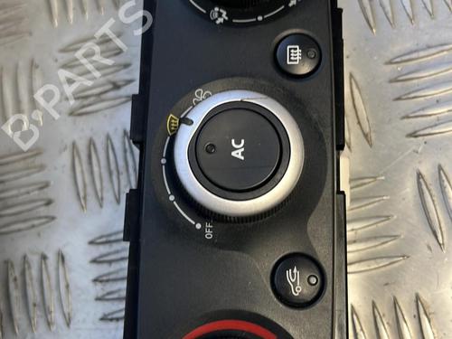 Used Climate control RENAULT MEGANE III Hatchback (BZ0/1_, B3_) 1.5 dCi (86 hp) 21333100
