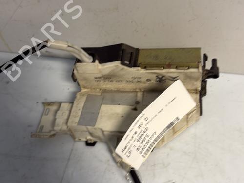 Used Front right lock PEUGEOT 407 (6D_) 2.0 HDi 135 (6DRHRH, 6DRHRE, 6DRHRG, 6DRHRJ) (136 hp) 22357663