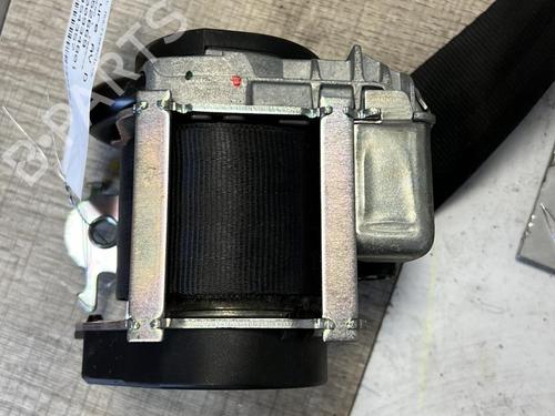 Høyre foran beltestrammer DACIA SANDERO 1.4 (BS0C, BS0A, BS0G, BS1F, BS0E) (75 hp) 21339058