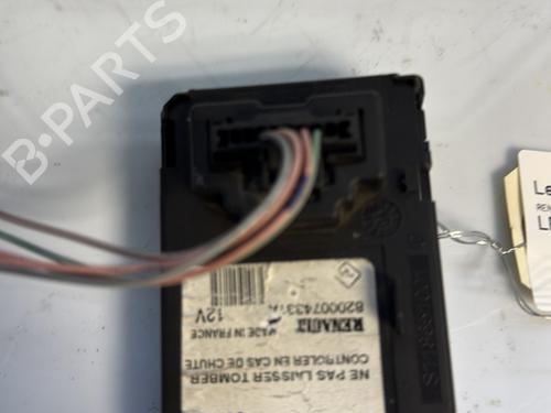 Used Card reader RENAULT MEGANE II Estate (KM0/1_) 1.5 dCi (KM0F, KM0T, KM2B) (82 hp) 24555009