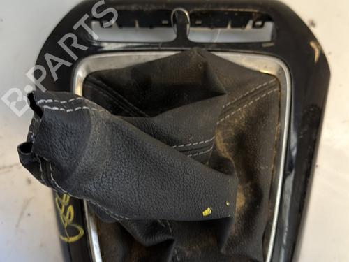 Used Shift knob OPEL CORSA F (P2JO) 1.2 (68) (75 hp) 24800199