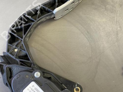 Used Pedal Pedal RENAULT CAPTUR I (J5_, H5_) 1.2 TCe 120 (118 hp) 21350680 21350680