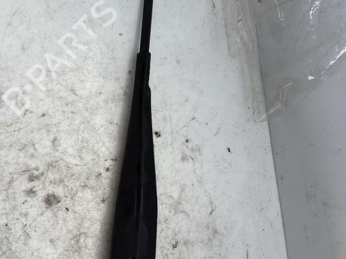 Used Front windshield wiper arm FORD FIESTA VI (CB1, CCN) 1.4 TDCi (70 hp) 24940477
