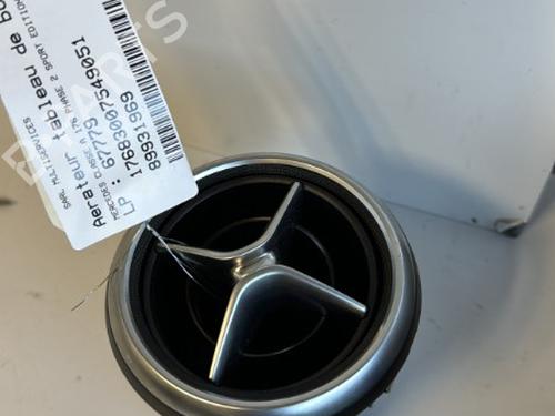 Used Air vent MERCEDES-BENZ A-CLASS (W176) A 200 CDI / d (176.008) (136 hp) 21330200