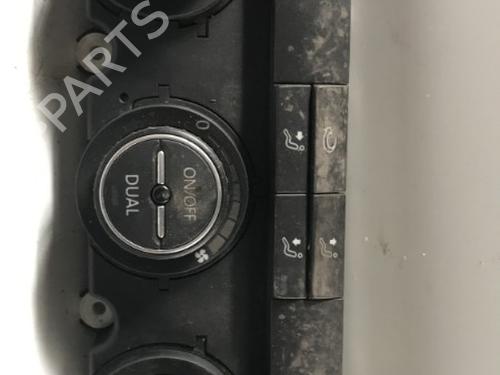 AC-Styringsenhed/Manøvreenhed VW GOLF V (1K1) 1.9 TDI (105 hp) 21351768