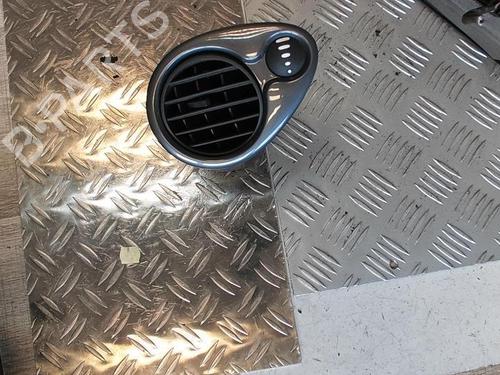 Air vent RENAULT CLIO III (BR0/1, CR0/1) 1.5 dCi (BR17, CR17) | BP21847531I21 