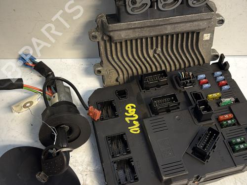 Used Electronic module PEUGEOT 206 Hatchback (2A/C) 1.4 i (75 hp) 25594515
