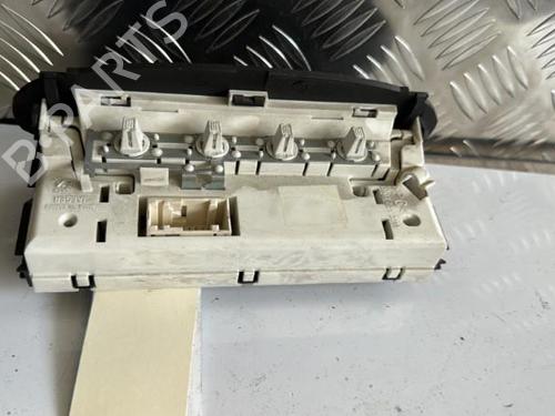 Used Display monitor RENAULT GRAND SCÉNIC II (JM0/1_) 1.5 dCi (JM1E) (106 hp) 21341763