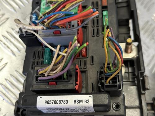 Used Fuse box PEUGEOT 206 CC (2D) 1.6 16V (2DNFUF, 2DNFUR) (109 hp) 21340830
