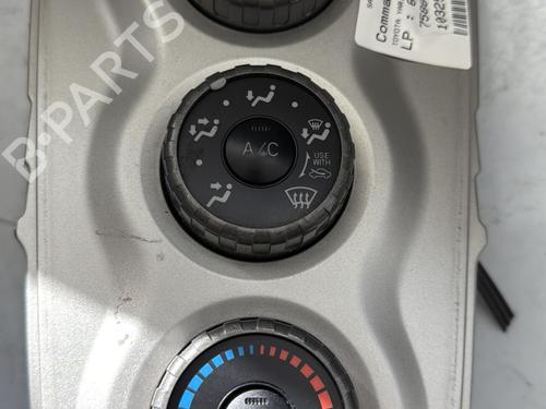 Commande Chauffage TOYOTA YARIS (_P9_) 1.4 D-4D (NLP90_, NLP90R) (90 hp) 24449213
