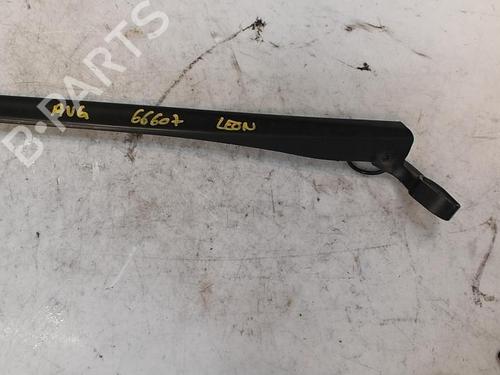 Used Front windshield wiper arm SEAT LEON (1P1) 2.0 TDI (170 hp) 21334244