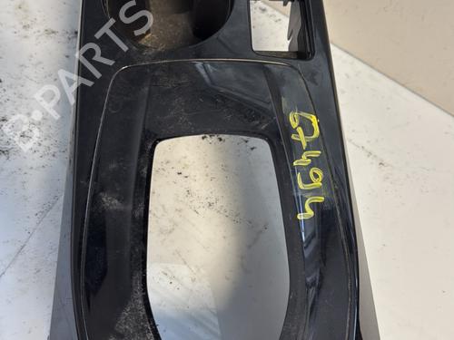 Used Middle console PEUGEOT 208 II (UB_, UP_, UW_, UJ_) e-208 (136 hp) 22241065