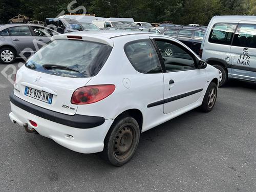 Fuse box PEUGEOT 206 Hatchback (2A/C) 1.4 HDi eco 70 | BP21352146E1 