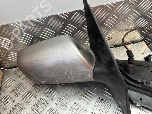 Used Right mirror TOYOTA YARIS (_P1_) 1.3 (SCP12_, SCP13_, SCP12R, SCP13R) (87 hp) 21330697