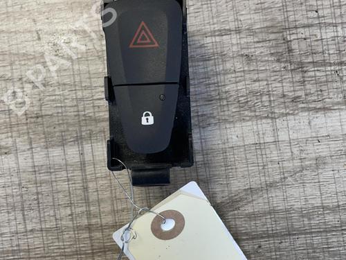 Used Warning switch RENAULT MEGANE III Hatchback (BZ0/1_, B3_) 1.5 dCi (BZ1G, BZ1W, BZ0R) (95 hp) 21351360