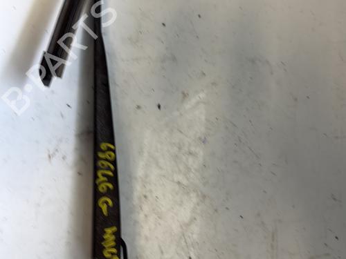 Used Front windshield wiper arm NISSAN MICRA III (K12) 1.5 dCi (86 hp) 25133605