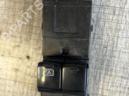Used Left front window switch NISSAN MICRA III (K12) 1.2 16V (65 hp) 21339189