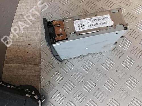 Used Radio RENAULT MEGANE II Estate (KM0/1_) 1.5 dCi (KM16, KM1E) (106 hp) 21332378