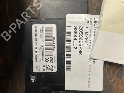Used Card reader RENAULT MEGANE III Grandtour (KZ0/1) 1.5 dCi (KZ09, KZ0D, KZ1G, KZ29, KZ14, KZ1W, KZ10, KZ1F,... (110 hp) 21329286