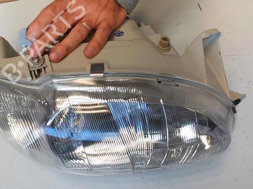 Used Right headlight FORD ESCORT VI Turnier (GAL, ANL) 1.8 Turbo D (70 hp) 22313199