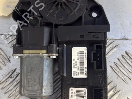Fensterhebermotor vorne links für RENAULT MEGANE III Hatchback (BZ0/1_, B3_) 1.5 dCi (BZ0C) (90 hp) 28908552