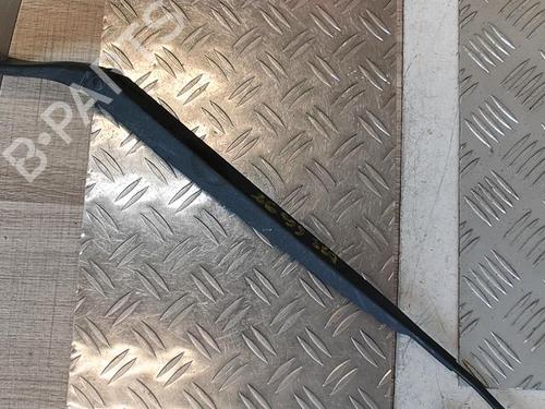 Used Front windshield wiper arm CITROËN DS3 (SA_) 1.4 VTi 95 (95 hp) 21335560