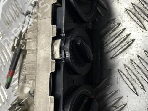 Climate control VW TRANSPORTER T4 Van (70A, 70H, 7DA, 7DH) 2.5 TDI | BP21358352I5 