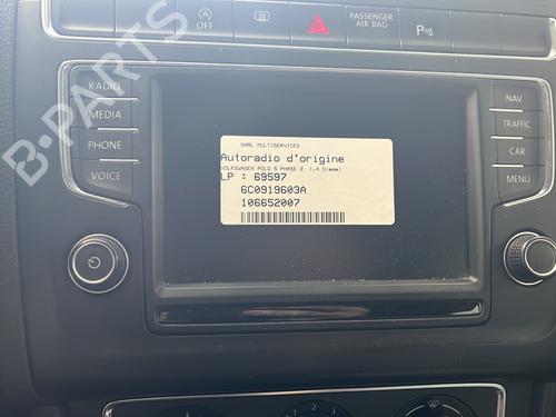 Used Radio VW POLO V (6R1, 6C1) 1.4 TDI (75 hp) 26239642