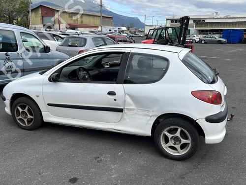 Fuse box PEUGEOT 206 Hatchback (2A/C) 1.4 HDi eco 70 | BP21352146E1 