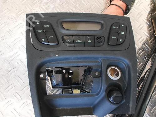 Used Climate control HYUNDAI SANTA FÉ I (SM) 2.0 CRDi (113 hp) 21349803