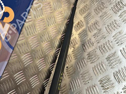 Used Front windshield wiper arm RENAULT MEGANE IV Hatchback (B9A/M/N_) 1.5 Blue dCi 115 (B9A6) (116 hp) 21332819
