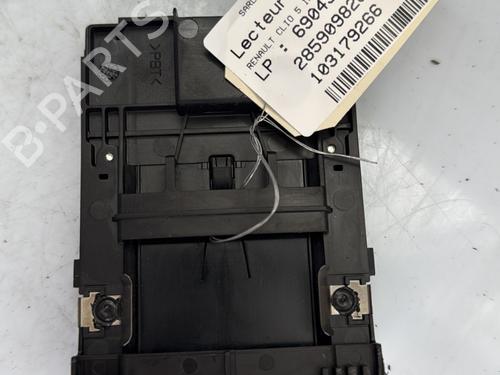 Used Card reader RENAULT CLIO V (B7_) 1.3 TCe 130 (B7MF) (131 hp) 24433563