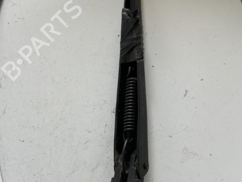 Used Front windshield wiper arm VW TOURAN (1T1, 1T2) 2.0 TDI 16V (140 hp) 21329871