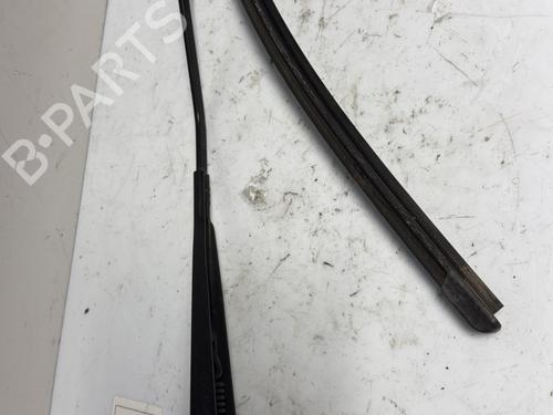 Used Front windshield wiper arm RENAULT CLIO IV (BH_) 1.5 dCi 90 (90 hp) 21487887