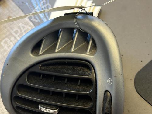 Used Air vent CITROËN XSARA PICASSO (N68) 1.6 HDi (109 hp) 21847063