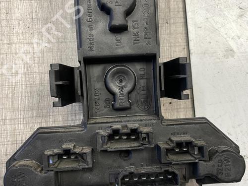 Lampeholder VW GOLF IV (1J1) 1.6 16V (105 hp) 21343027